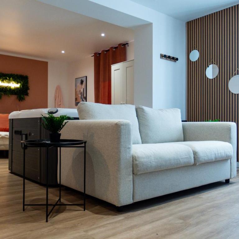 Suite with Jacuzzi, Sauna & Round King Bed Amiens - Appartement 1 Chambre - 22