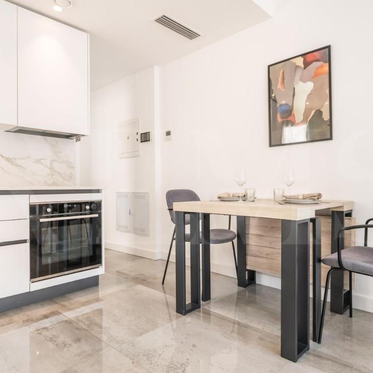 Chic Gem Rooftop terrace with BBQ REMS - Apartment mit 2 Schlafzimmern - 5