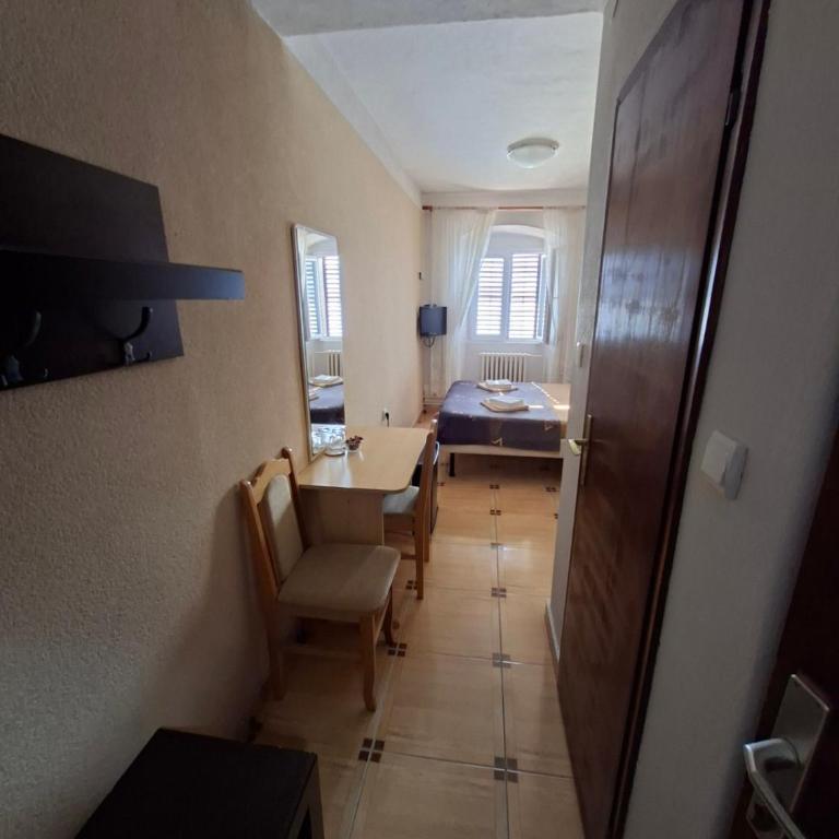 Garni hotel Pana-Eustahije 253 - Deluks Dvokrevetna Soba sa Bračnim Krevetom i Pogledom na More - 9