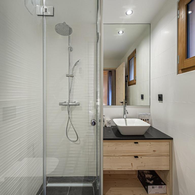 Appartement 5 flocons, au pied des pistes, 8 personnes - Appartement 4 Chambres - 18
