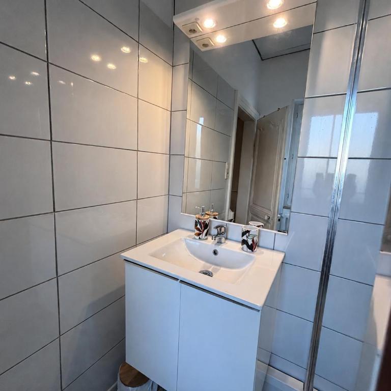 Le Clos des Baleines 1er étage avec 1 place de parking privée dans un garage - Appartement 1 Chambre - 14