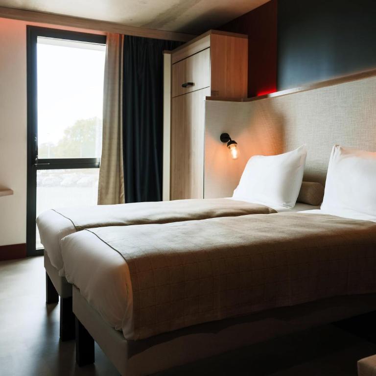 ibis Styles La Rochelle Centre Gare - Chambre POP avec 3 Lits Simples - 2