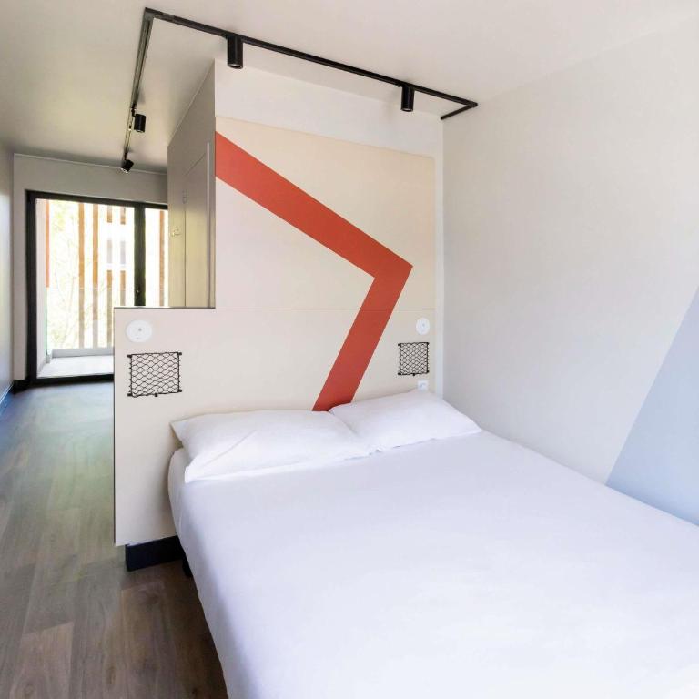 ibis Budget La Rochelle Centre gare - Chambre Double Standard avec Balcon - 3