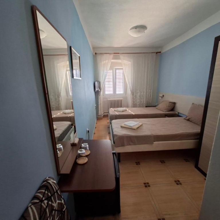 Garni hotel Pana-Eustahije 253 - Dvokrevetna Soba sa Zasebnim Krevetima i Pogledom na More - 5