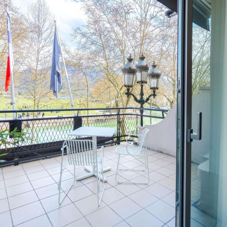 Le Splendid Hotel Lac D'Annecy - Handwritten Collection - Chambre Double Deluxe avec Terrasse - Côté Lac - 8