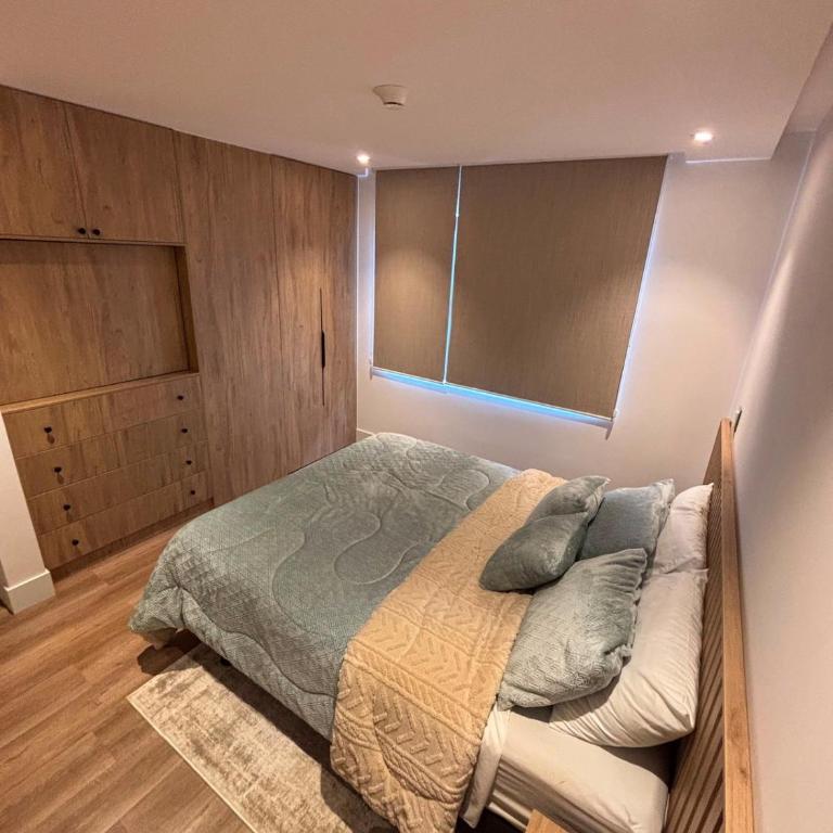 Modern apartment with a great city view - Three-Bedroom Apartment - 12