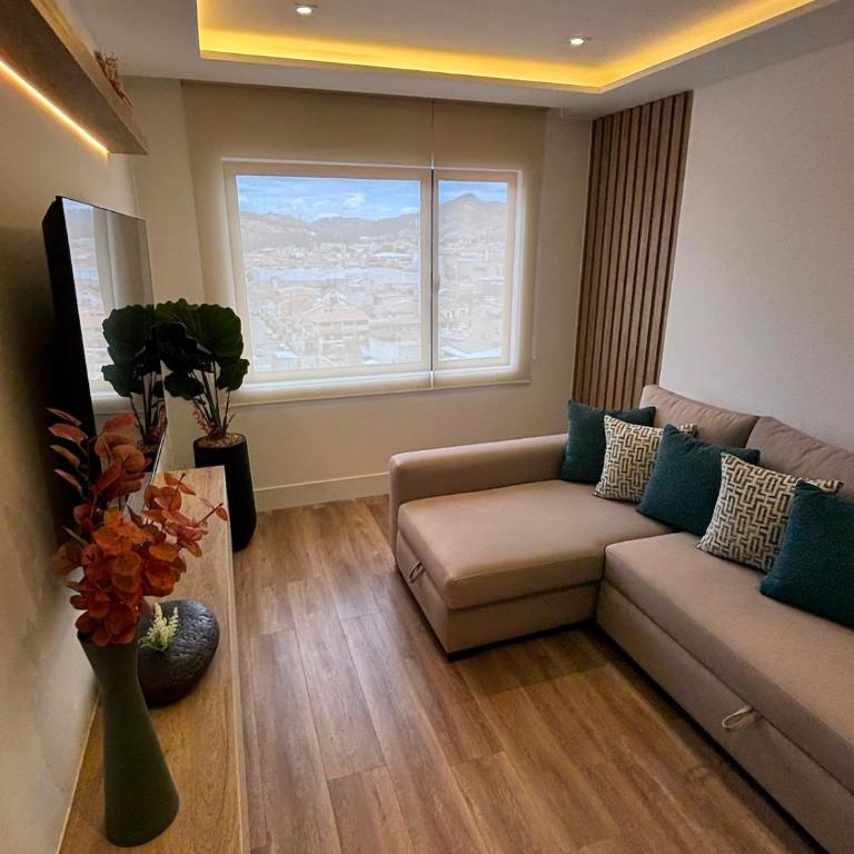 Modern apartment with a great city view - Three-Bedroom Apartment - 17