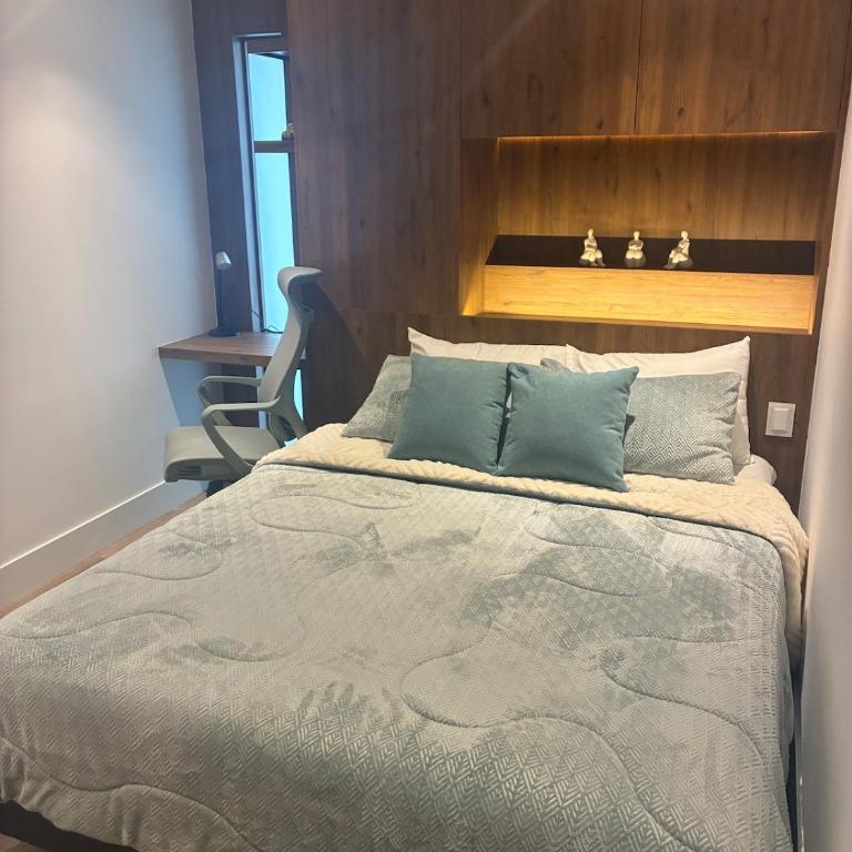 Modern apartment with a great city view - Three-Bedroom Apartment - 21