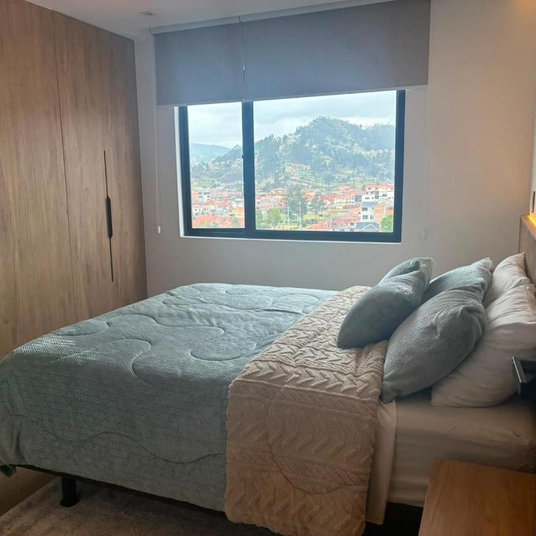 Modern apartment with a great city view - Three-Bedroom Apartment - 25