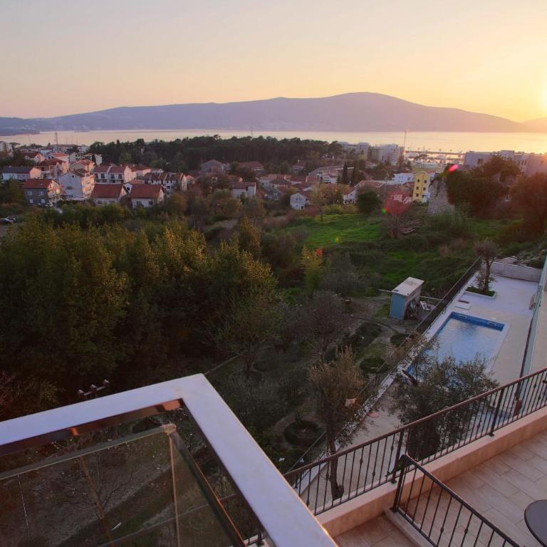 Sun Salutation in Tivat 2 Bedroom with a Great Sea View - Apartment - 1