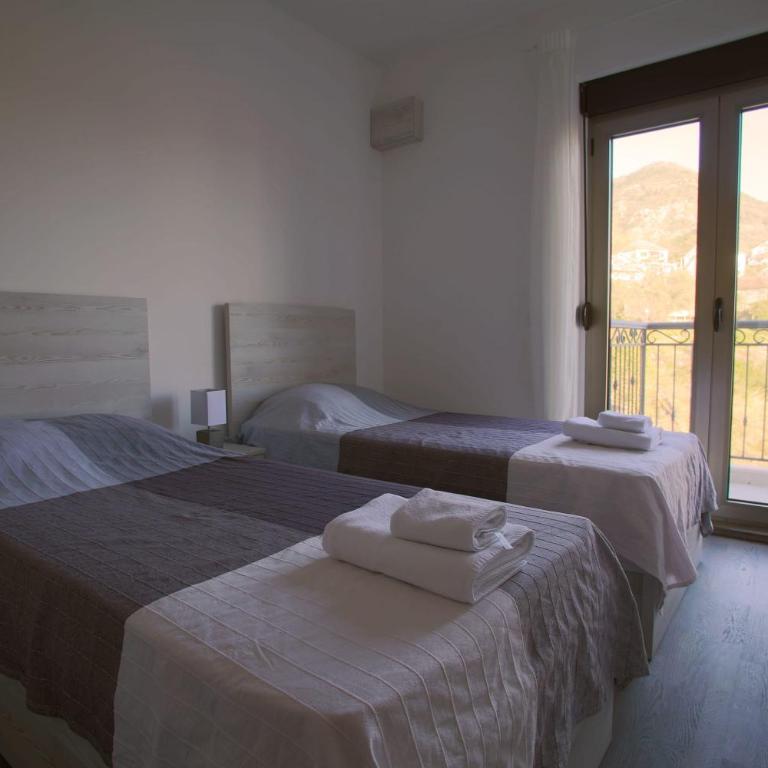 Sun Salutation in Tivat 2 Bedroom with a Great Sea View - Apartment - 8