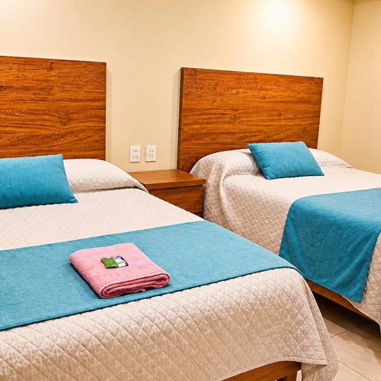Hotel Los Tarcoss - Habitación Doble con baño privado - 2 camas - 1