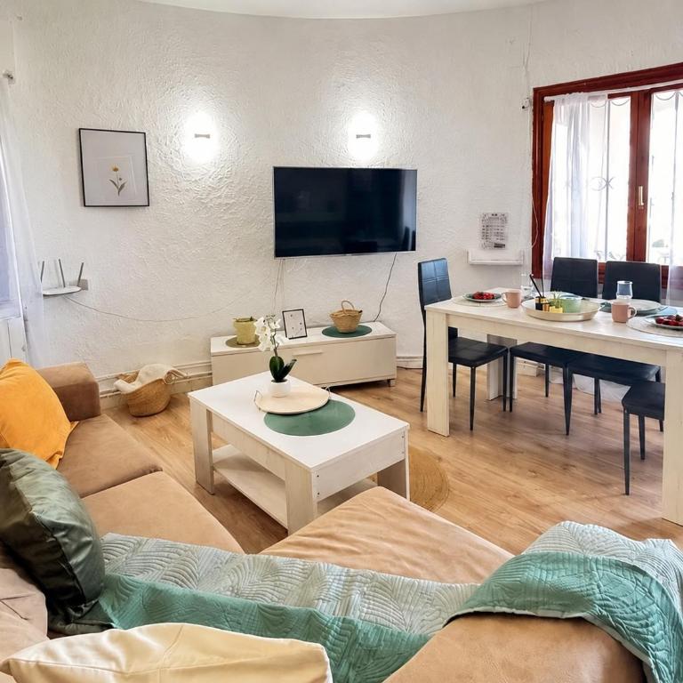 Villa Margarita Dénia con vistas al mar, piscina privada y jacuzzi - Casa - 2