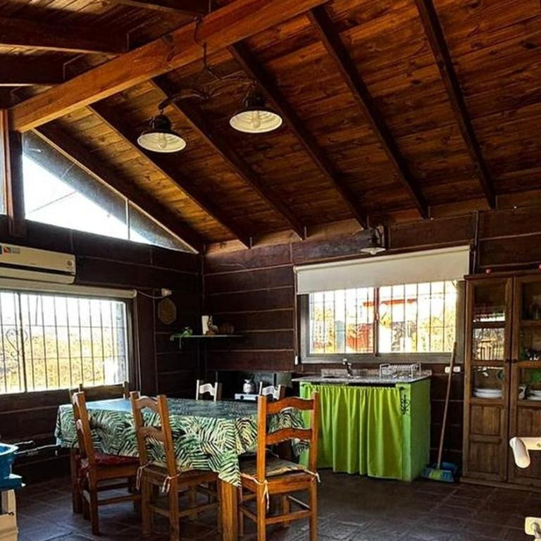 Cabin for 8, 500m from Lago Los Molinos - Casa de 2 dormitorios - 8