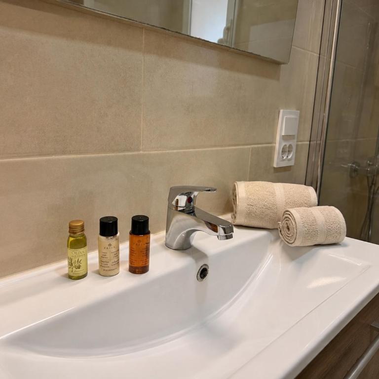 Villa Margarita Dénia con vistas al mar, piscina privada y jacuzzi - Casa - 20
