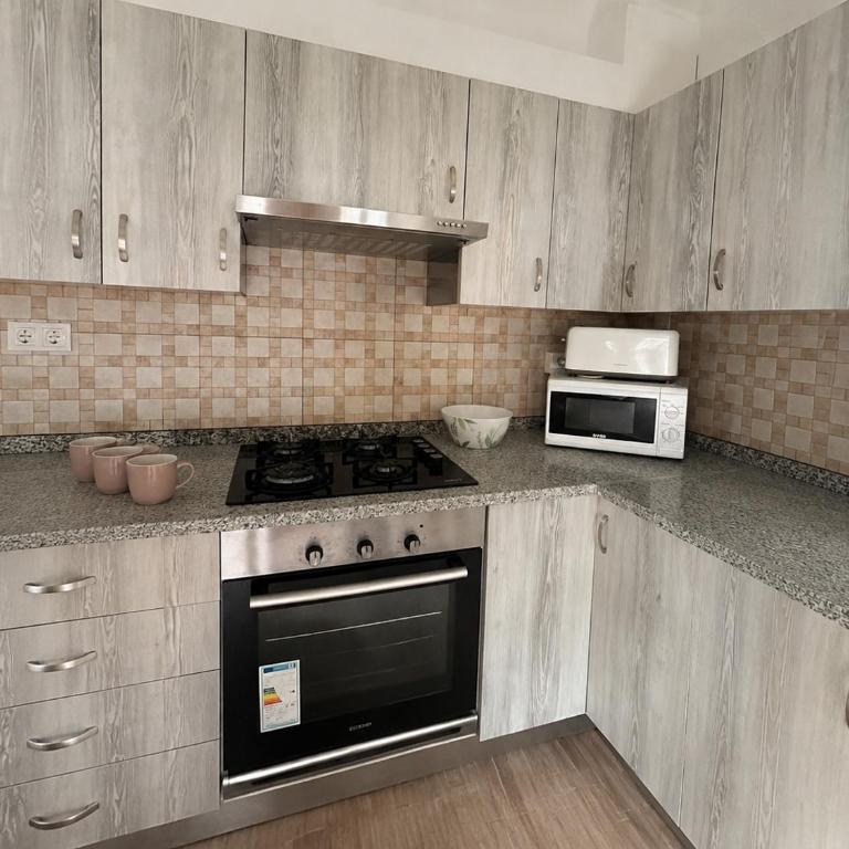 Villa Margarita Dénia con vistas al mar, piscina privada y jacuzzi - Casa - 24