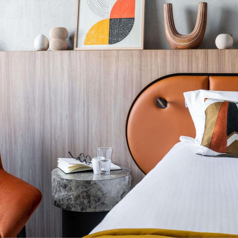 Pullman Lyon - Chambre Lit King-Size Familiale Communicante avec Canapé-Lit et 2 Lits Simples - 9