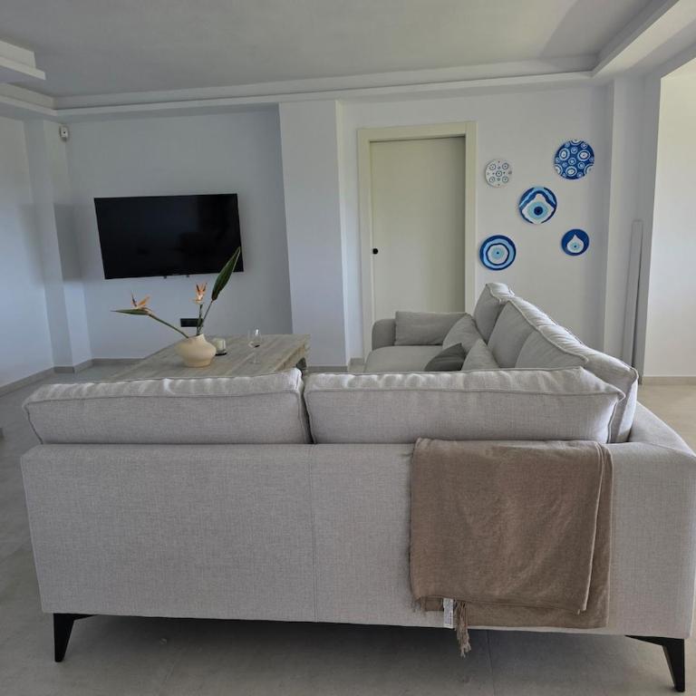 Villa Harmonie Luxury Retreat with Pool - Villa - 17