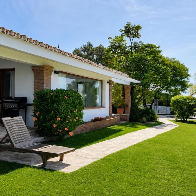 Villa Harmonie Luxury Retreat with Pool - Villa - 24