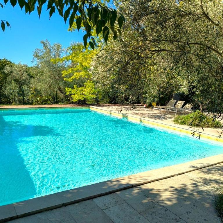 Le mas des Lilas - Appartement - Vue sur Piscine - 2