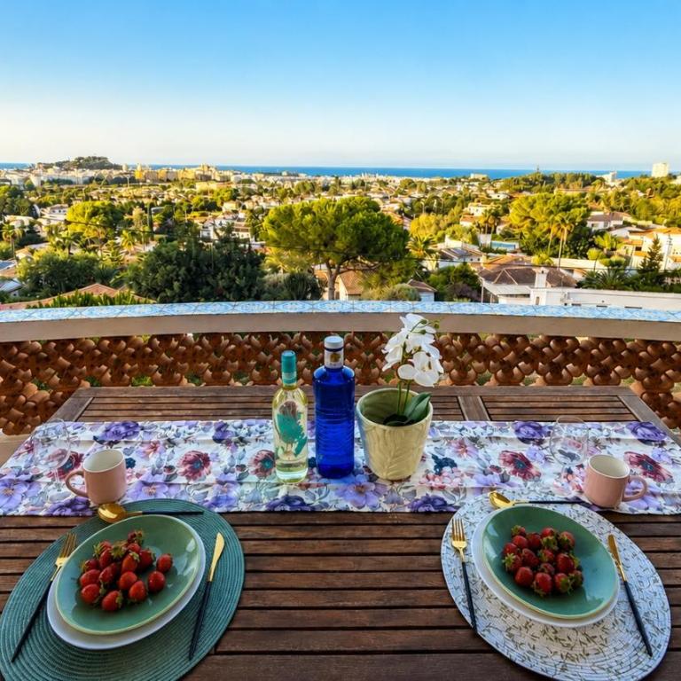 Villa Margarita Dénia con vistas al mar, piscina privada y jacuzzi - Casa - 1