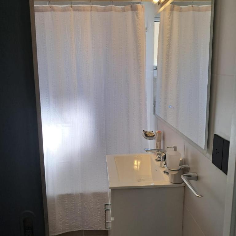 Hermoso departamento en Caseros Centro - Apartamento de 1 dormitorio - 3