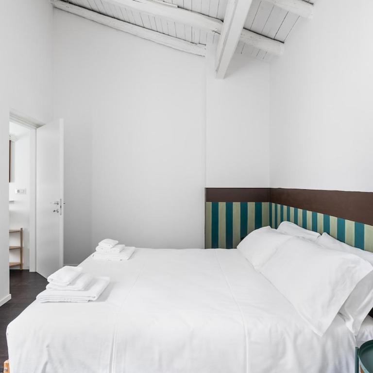 Mansarda via dell'Oro, a due passi da Piazza Maggiore - Two-Bedroom Apartment - 17