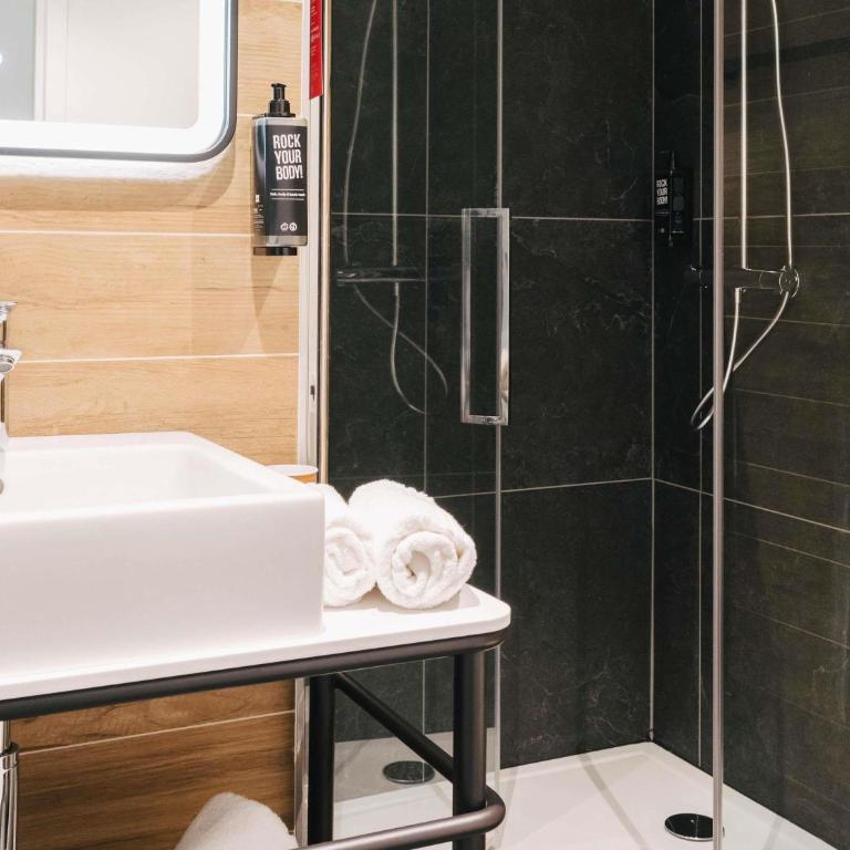 ibis Rouen Centre Rive Droite Pasteur - Chambre Familiale avec 1 Lit Double et 1 Canapé-Lit Simple - 3
