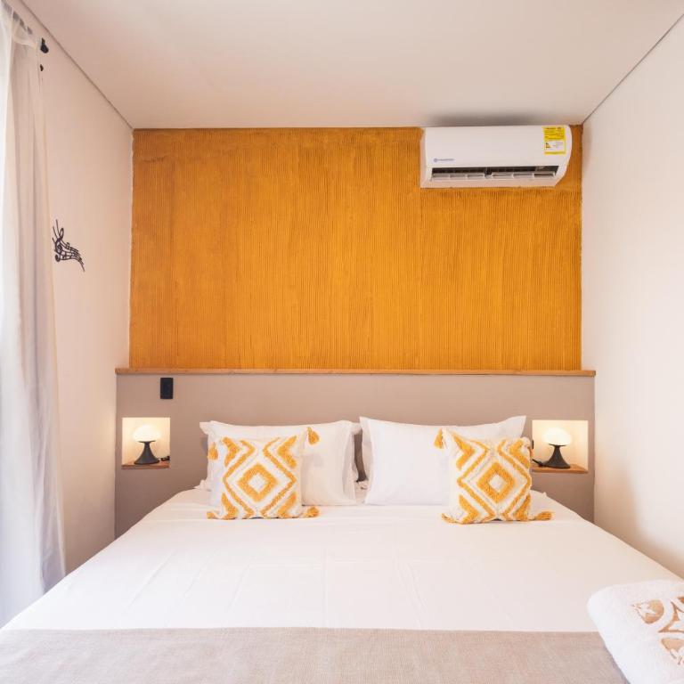 Casa Bossa Cartagena - Private Rooms & Mini Lofts - Habitación con cama extragrande y balcón - 4