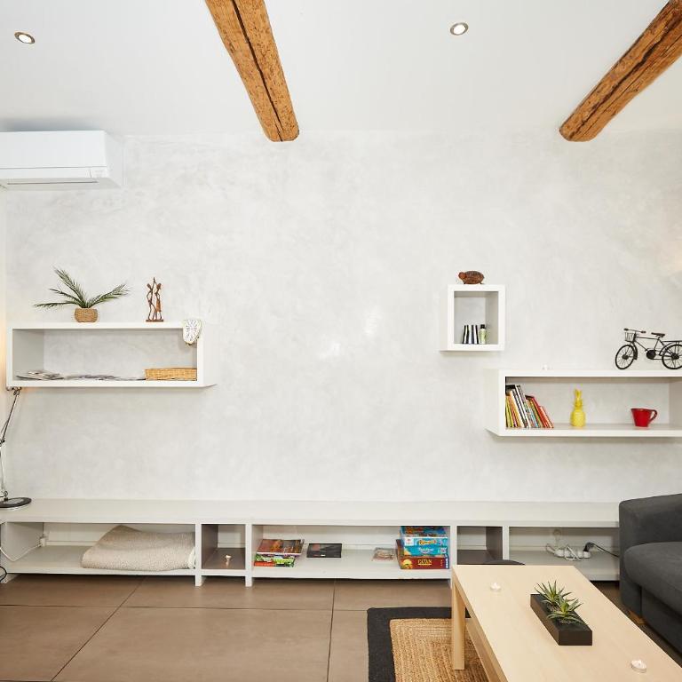 Appartement avec beaucoup de cachet central et calme - Appartement 2 Chambres - 27