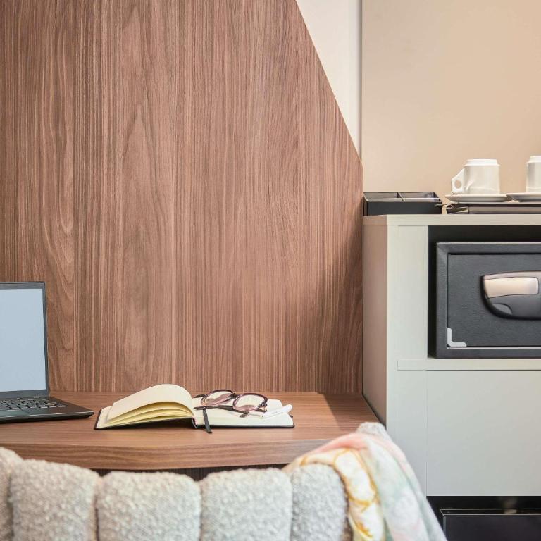 Mercure Aix-en-Provence La Duranne Gare TGV - Chambre Lit Queen-Size Supérieure - Vue sur Jardin - 6