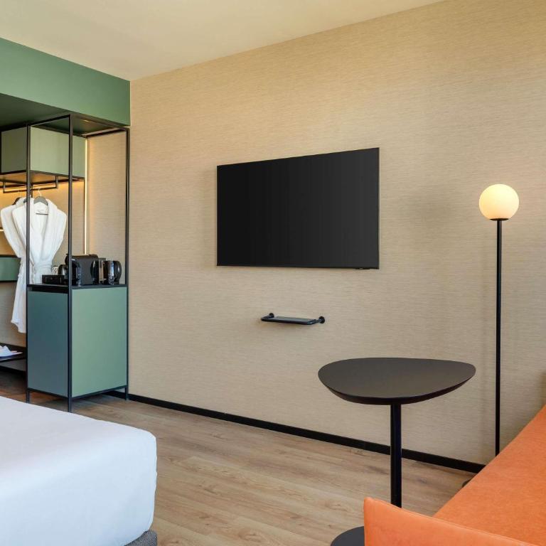 Novotel Valencia Lavant - Camera Executive con Divano-Letto - 5