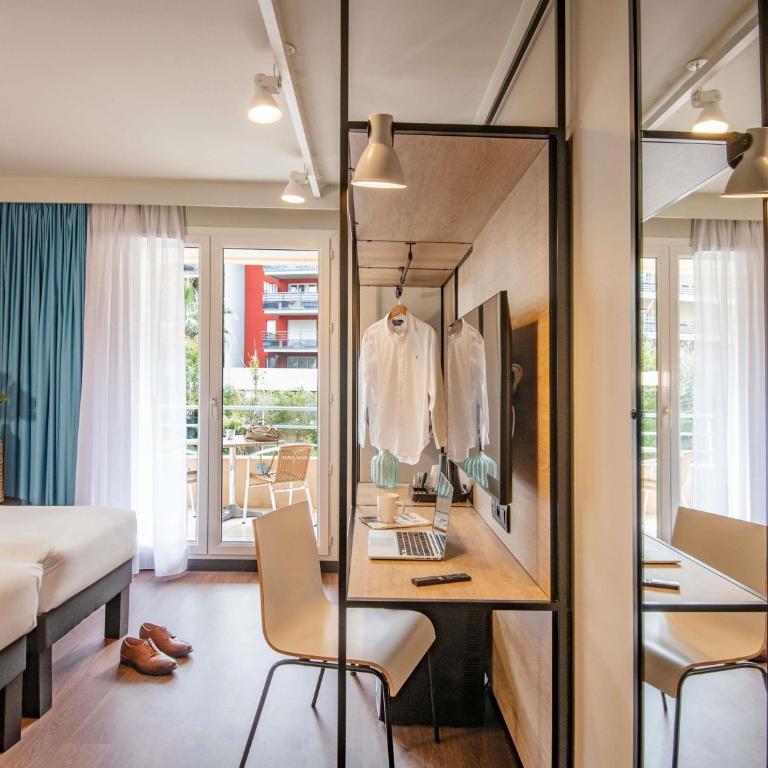 Ibis Roquebrune Cap Martin Menton - Suite Familiale Supérieure avec 2 Chambres Communicantes - 3