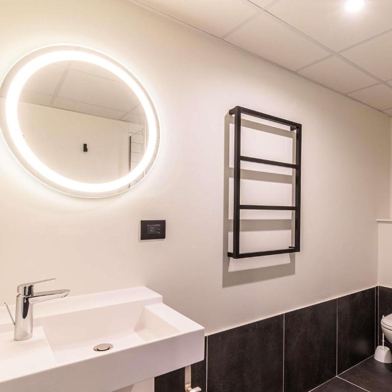 Ibis Roquebrune Cap Martin Menton - Suite Familiale Supérieure avec 2 Chambres Communicantes - 10
