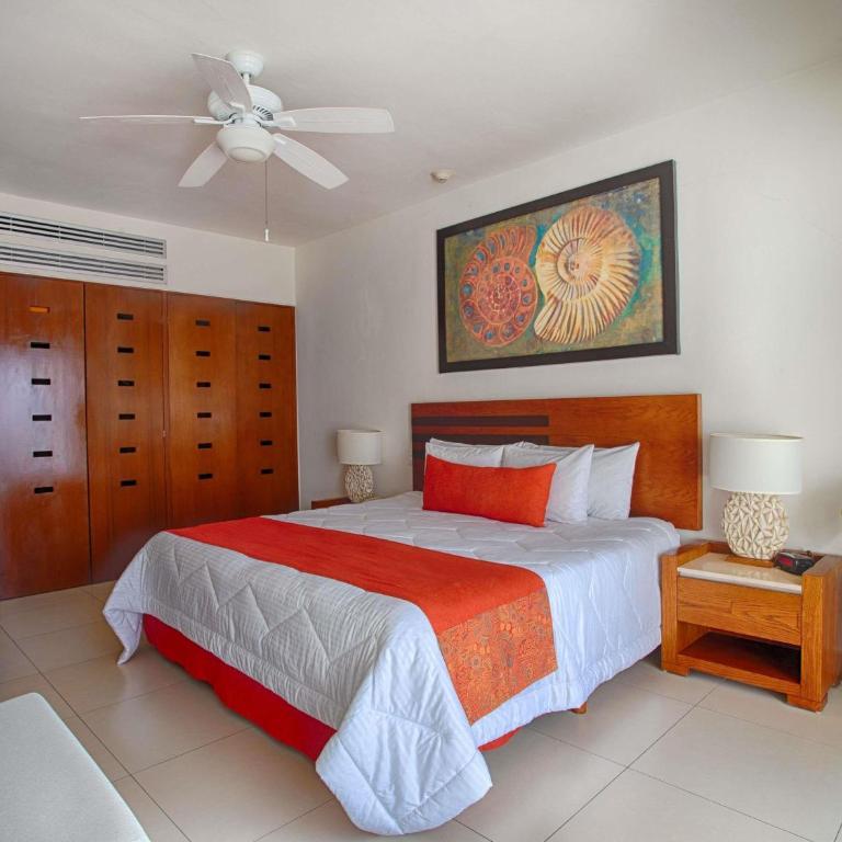 Marival Emotions Resort & Suites Riviera Nayarit by Mercure - Resort Club King Room with Balcony and Bath Tub - 1