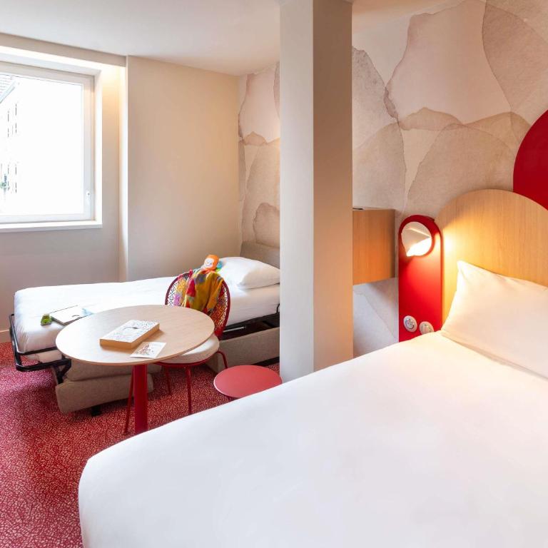 Ibis Styles Strasbourg Centre République - Chambre Lit Queen-Size Confort avec Chaise Convertible - 1
