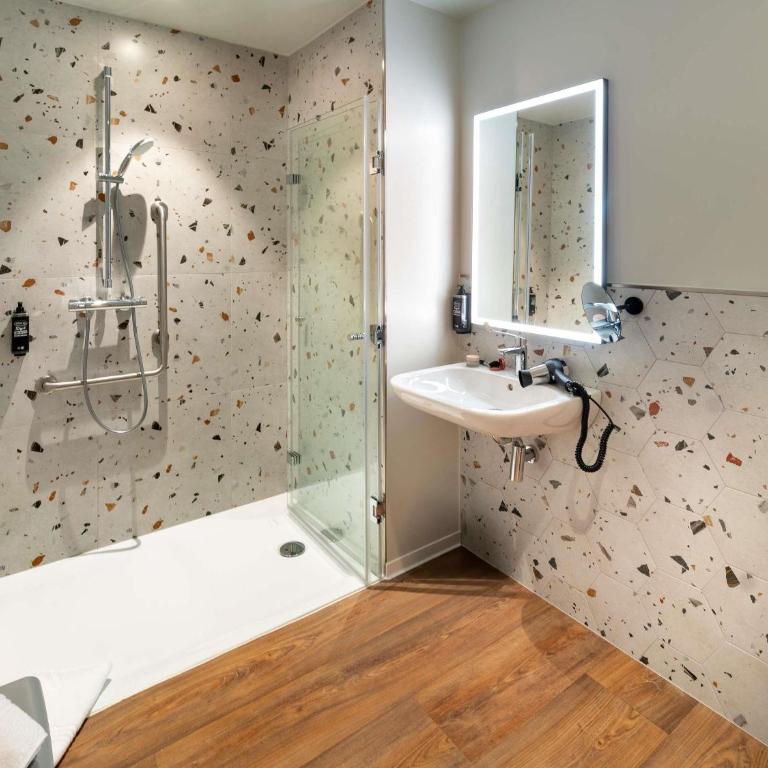 Ibis Styles Strasbourg Centre République - Chambre Double - Accessible aux Personnes à Mobilité Réduite - 4