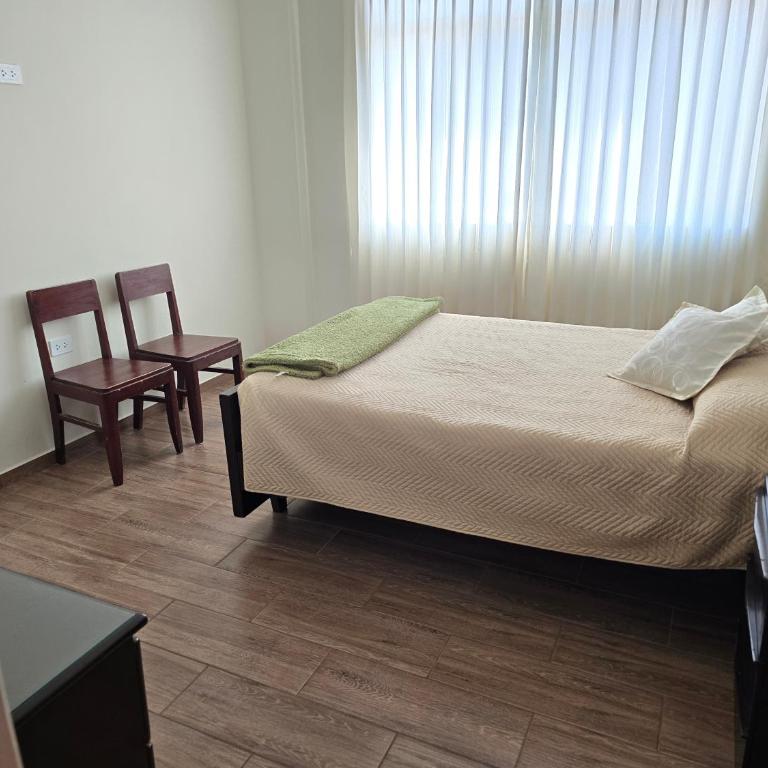 Natale Residencial - Habitaciones en Primer Piso - Double Room with Shared Bathroom - 1