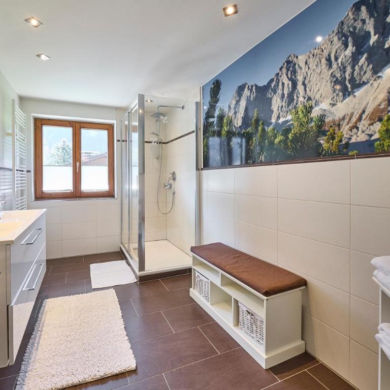 Haus Eberl - Apartments - Four-Bedroom Apartment - 36