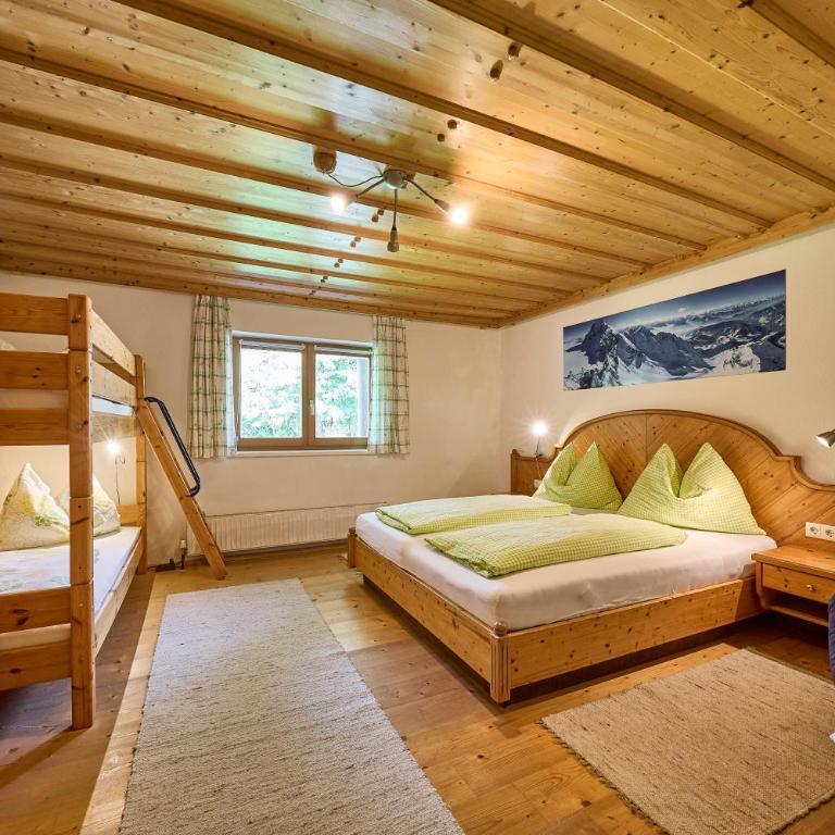 Haus Eberl - Apartments - Four-Bedroom Apartment - 18