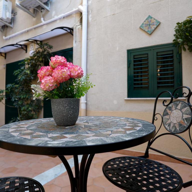 Bella Sicilia Borbon home - One-Bedroom Apartment - 11