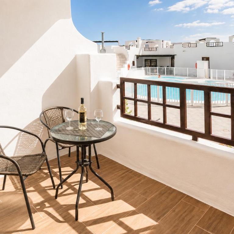 Apartamento Golden Teguise en Lanzarote, planta baja frente a la piscina y playa cercana - Apartamento de 1 dormitorio - 1