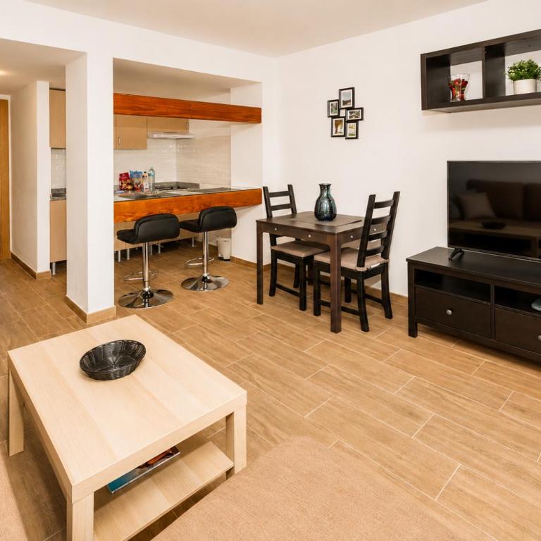 Apartamento Golden Teguise en Lanzarote, planta baja frente a la piscina y playa cercana - Apartamento de 1 dormitorio - 3