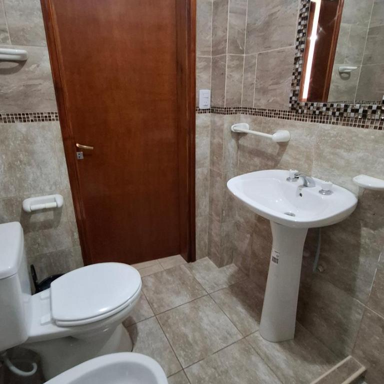 Casa Funes Duplex con Patio y Cochera a 5min del Estadio Kempes y 10min Aeropuerto - One-Bedroom Apartment with Terrace - 14