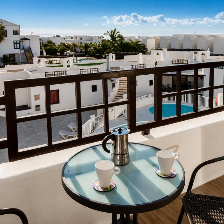 Apartamento Golden Teguise en Lanzarote, con piscina, vistas al mar y playa cercana - Apartamento de 1 dormitorio - 3