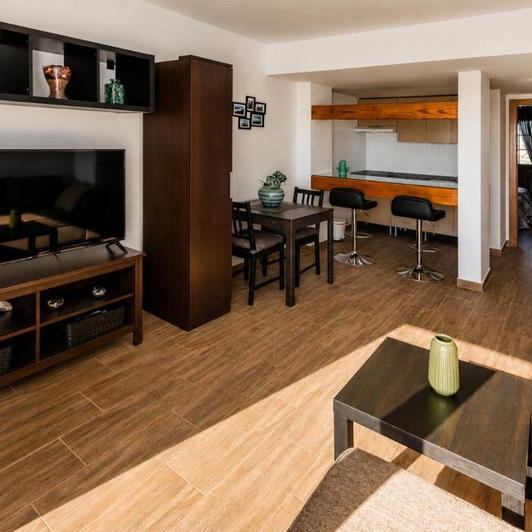 Apartamento Golden Teguise en Lanzarote, con piscina, vistas al mar y playa cercana - Apartamento de 1 dormitorio - 5