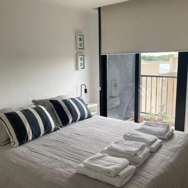 Greenwich Tandil - Apartamento de 1 Dormitorio con balcón y vistas a la ciudad - 1