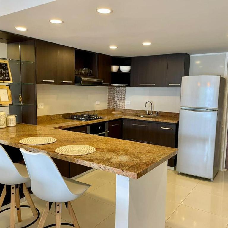 Cerca Al Mar APTS Edificio Sea V - Apartamento Deluxe de 2 dormitorios con vistas al mar - 2