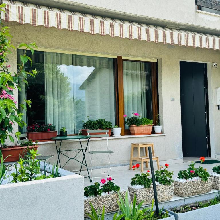 Green House Next - Lovely Apartment for family and Free Parking - One-Bedroom Apartment - 1