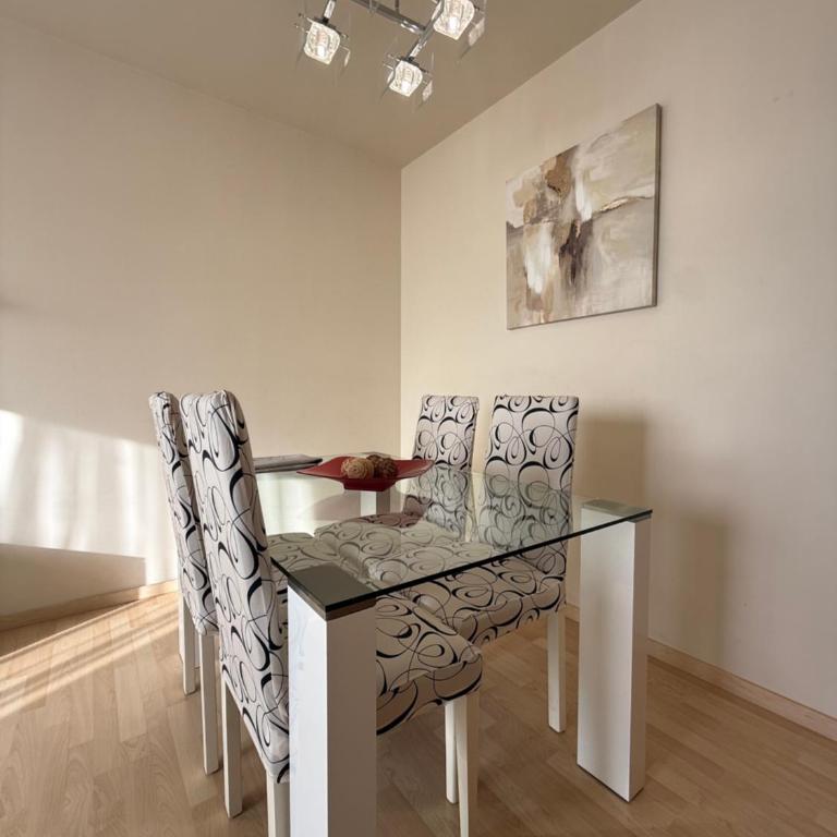 Atico Mirador Paseo Antonio Banderas primera linea de playa y piscina - Two-Bedroom Apartment - 36